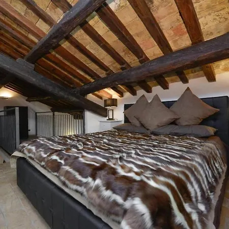 Apartment Ibernesi - Charming At The Forums Rom