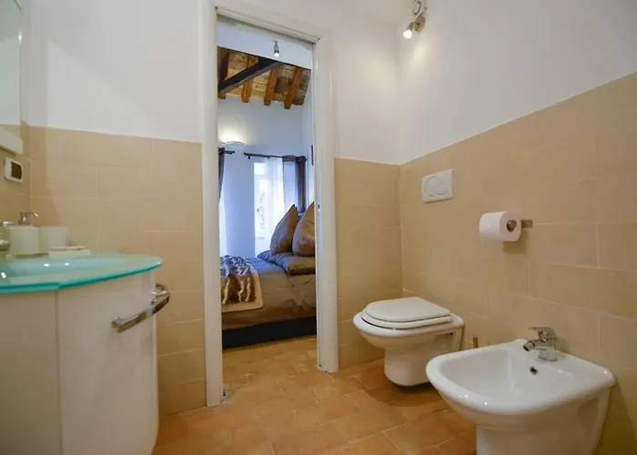 Ibernesi - Charming At The Forums Rom