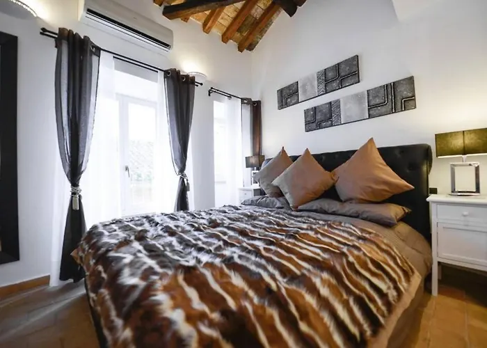 Ibernesi - Charming At The Forums Rom