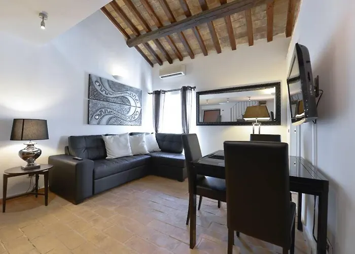 Ibernesi - Charming At The Forums