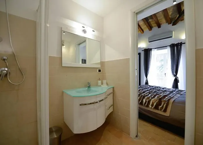 Ibernesi - Charming At The Forums *